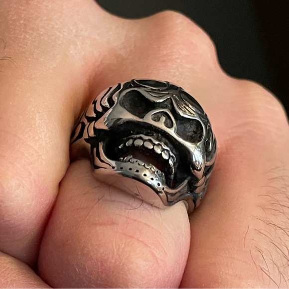 LARGE SILVER/CHROME STAINLESS STEEL TRIBAL SKULL FACE RING MENS SIZE 11 NICE 💀 - Picture 10 of 16